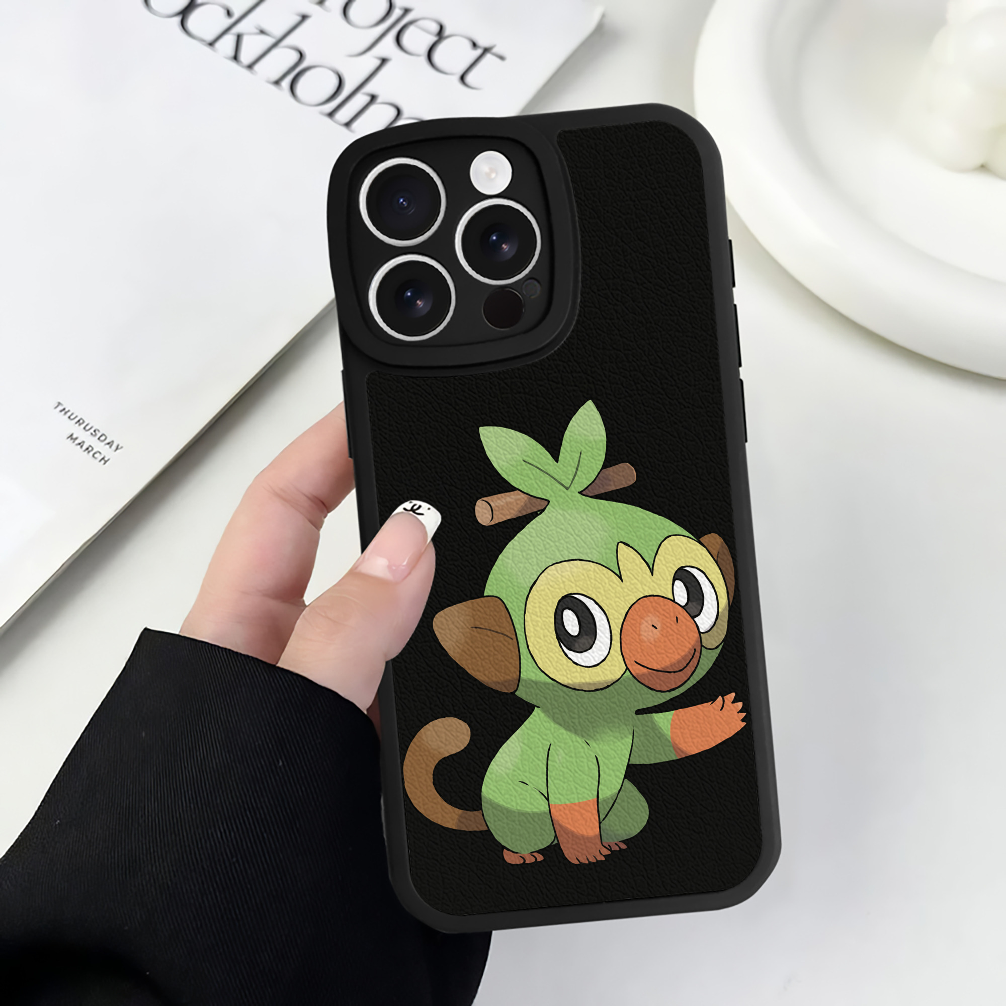 （画像用） ポケットモンスター Pokémon 【iPhone 16シリーズ対応】シリコンスマホケース（レザー調） 材質：シリコン